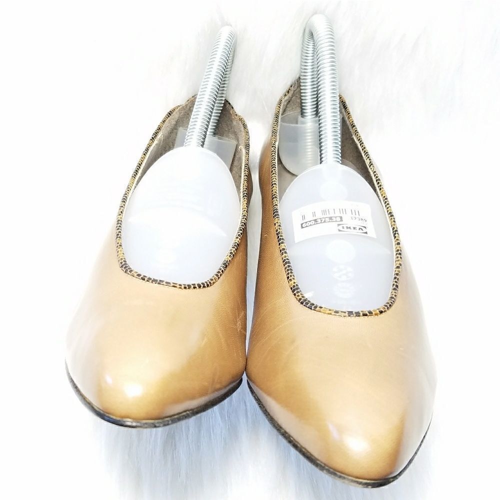 Stuart Weitzman shoe  - Picture 8 of 8